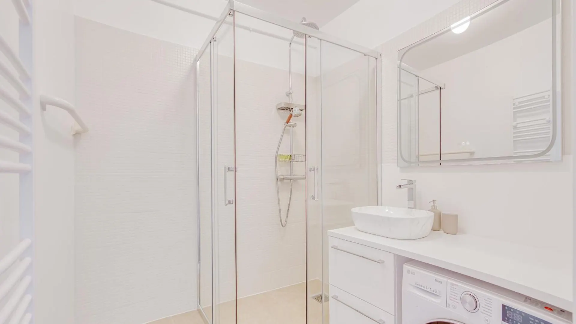 Eiffel Tower 10 Minutes 1Br Renovated Apartment Paris France