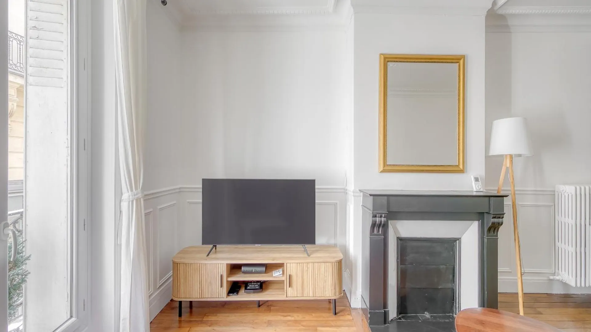 Appartamento Eiffel Tower 10 Minutes 1Br Renovated Parigi 0*,  Francia